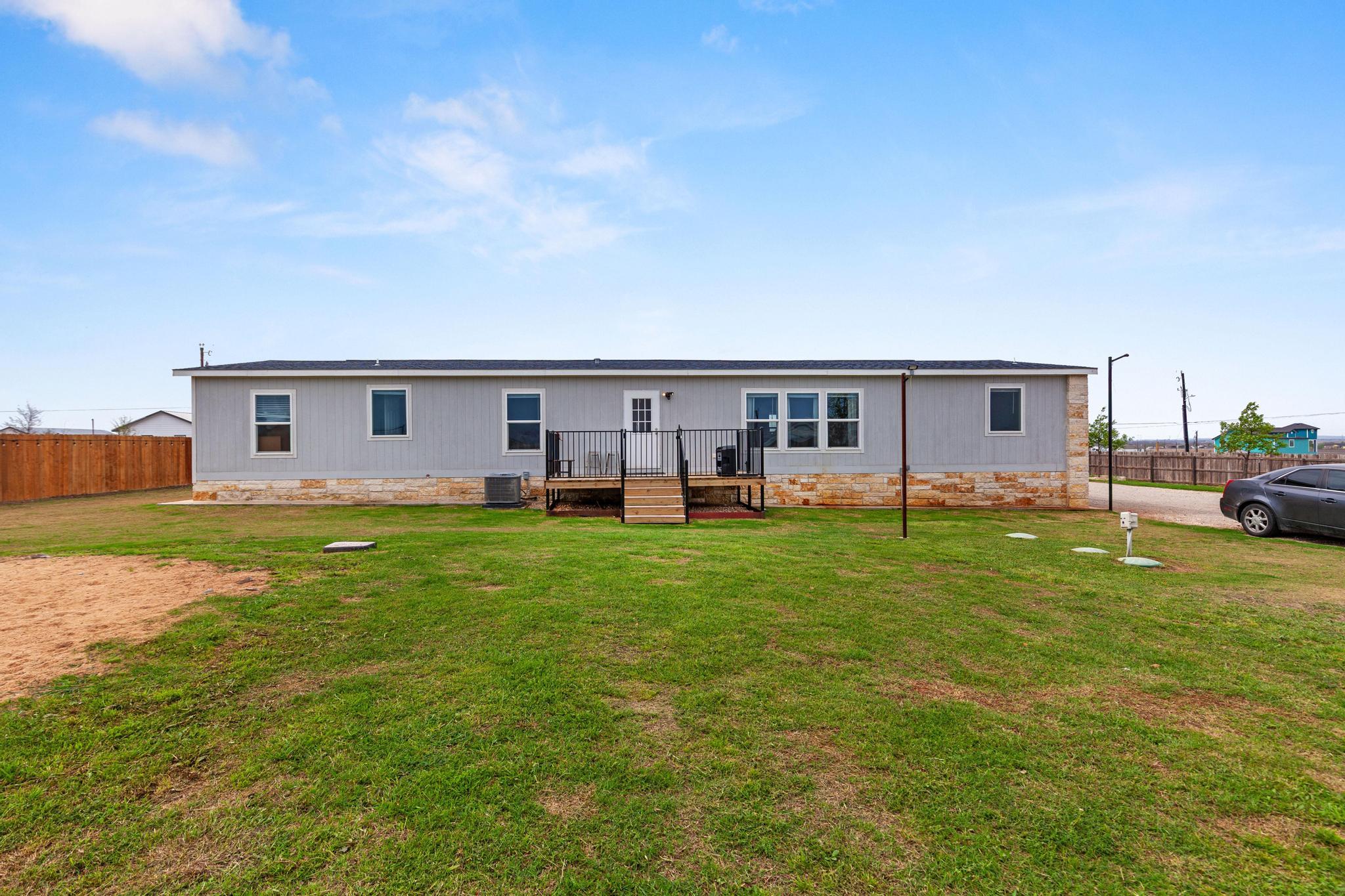 122 Kelp Gull Drive Del Valle TX 78617
