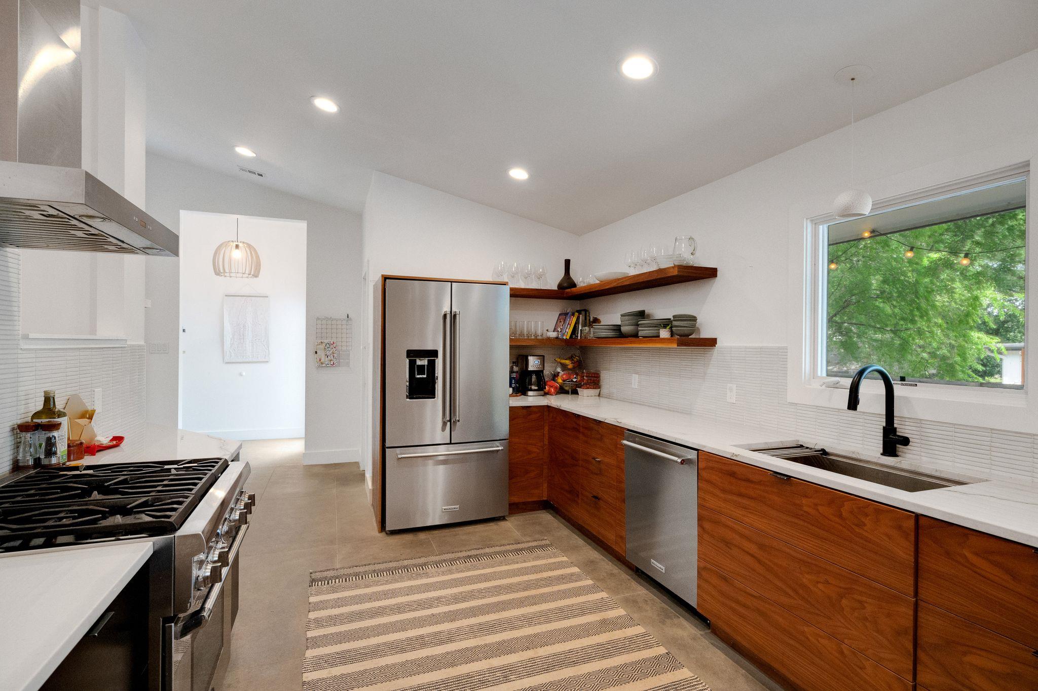 2502 Side Cove Austin TX 78704