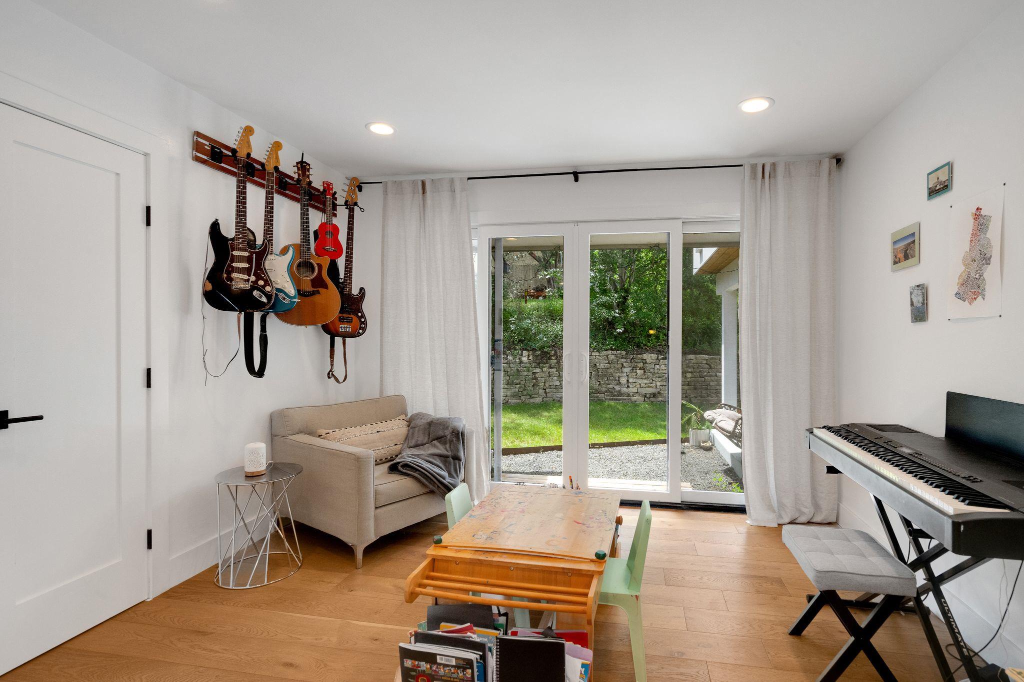 2502 Side Cove Austin TX 78704