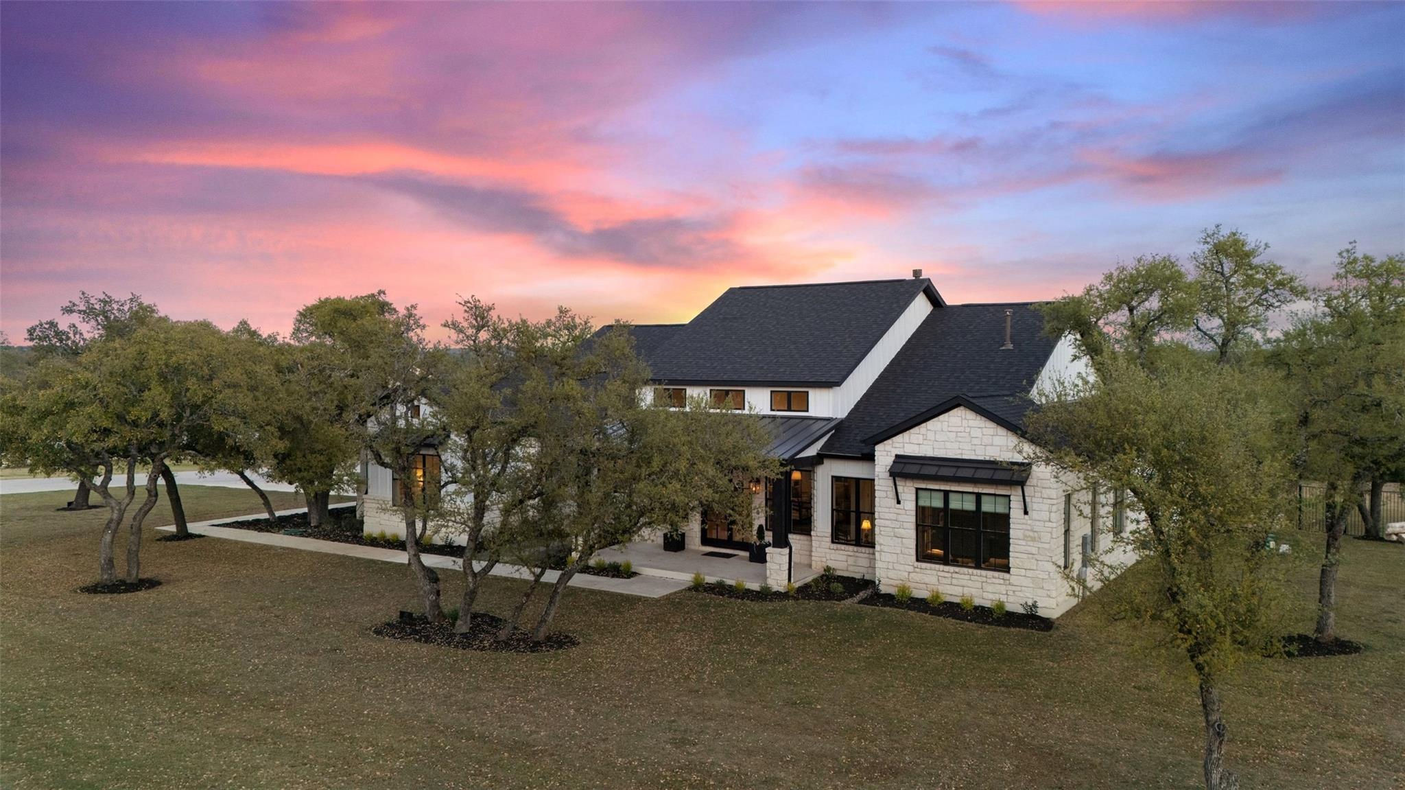 192 Gaucho Way Dripping Springs TX 78620