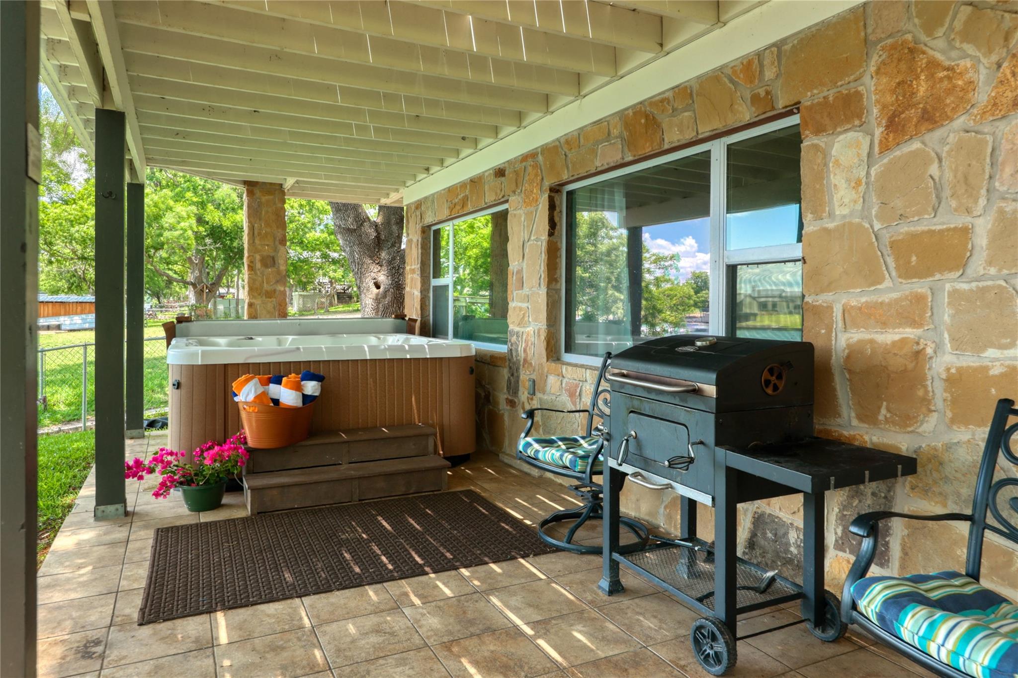 525 Ellen Williams Loop Kingsland TX 78639