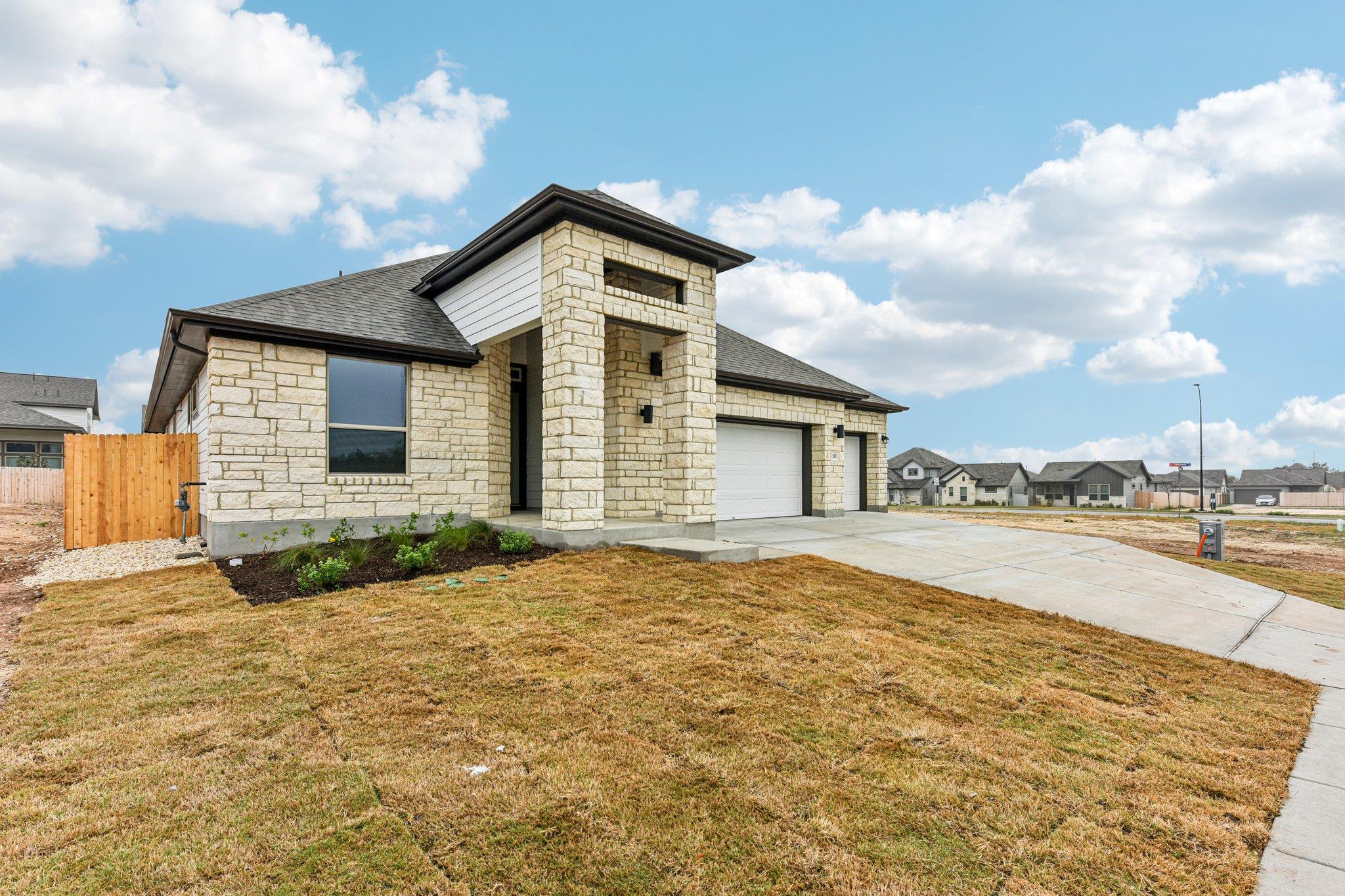 581 Treadwell Lane Kyle TX 78640