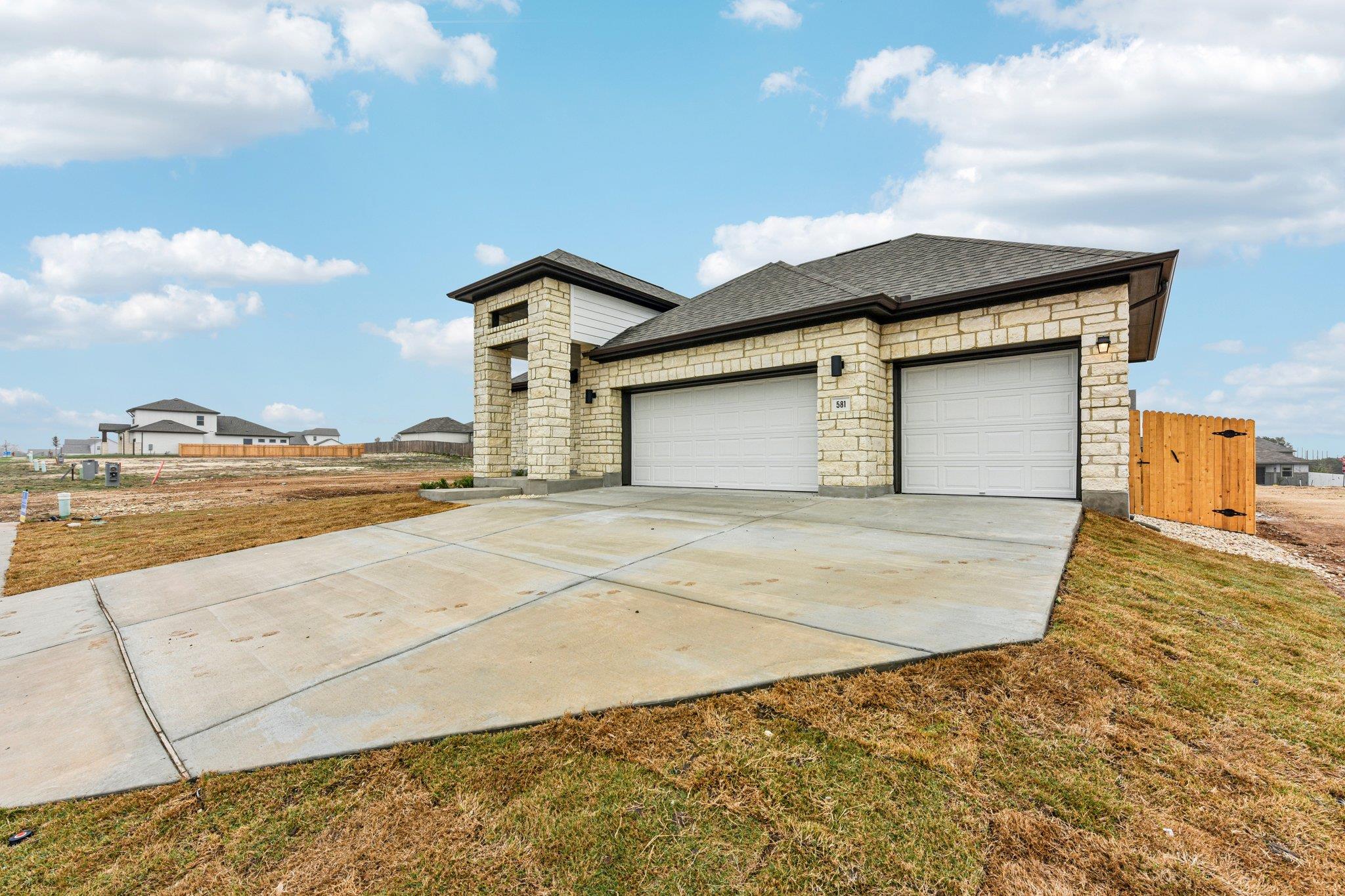 581 Treadwell Lane Kyle TX 78640