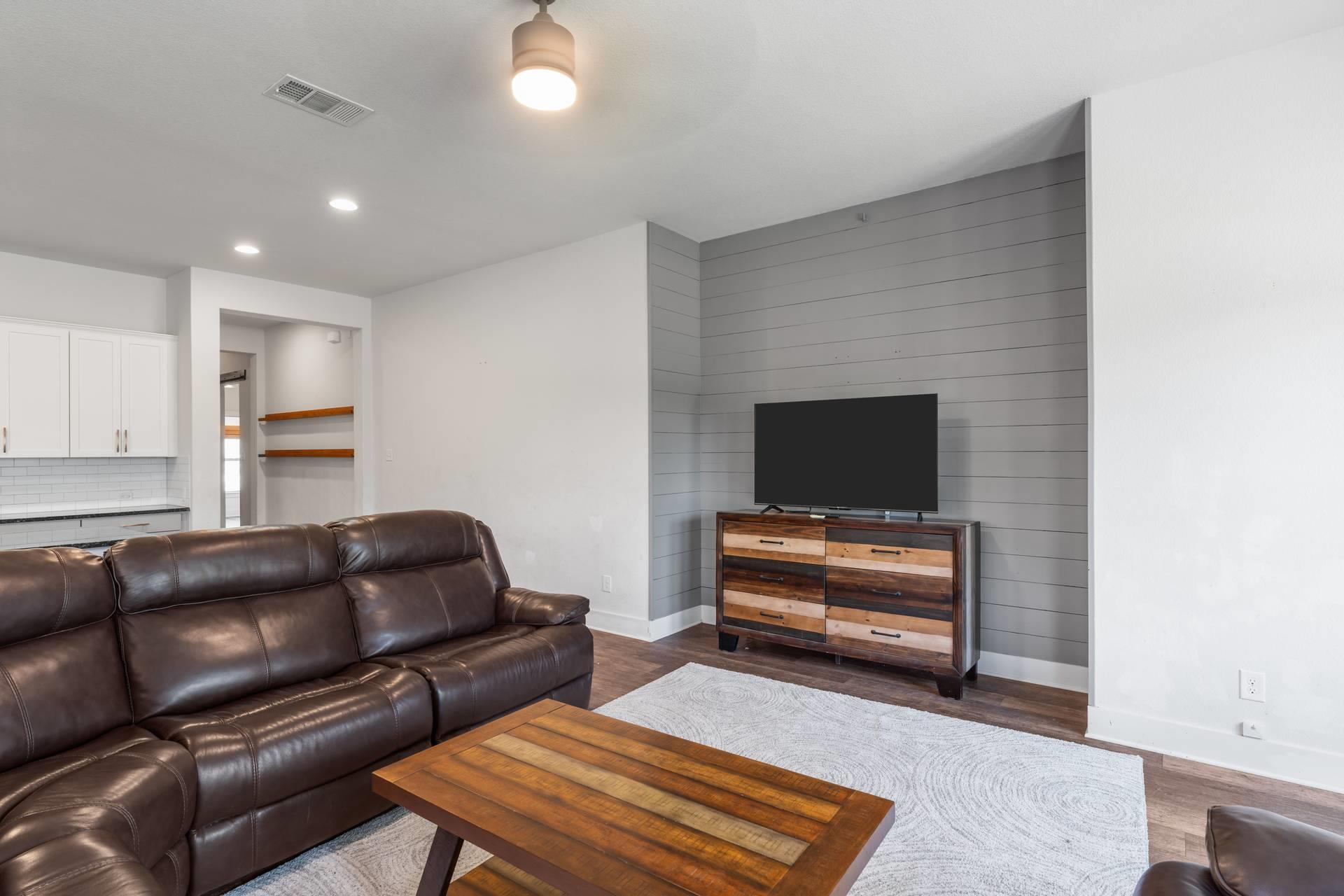 111 Brookside Street Hutto TX 78634
