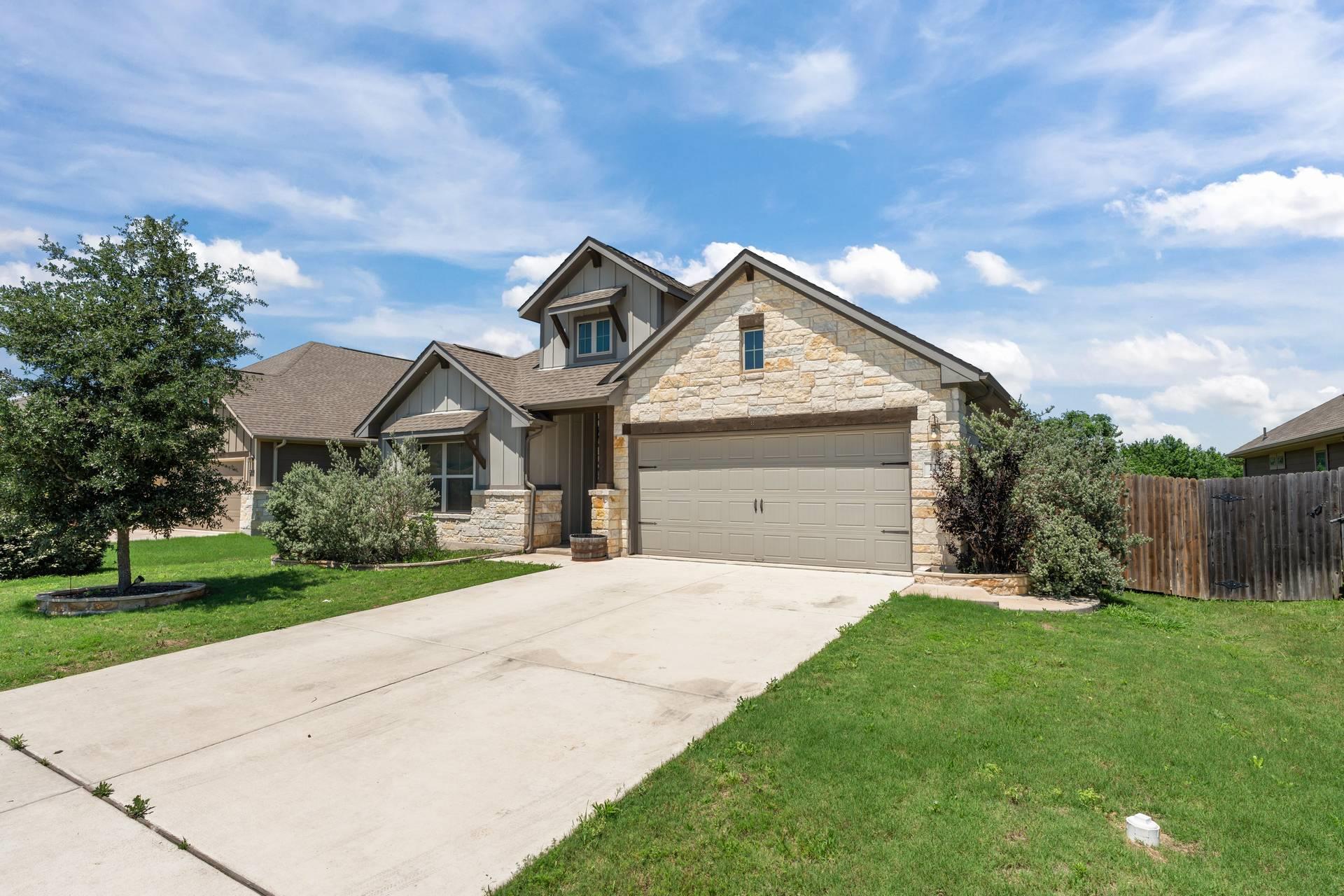 111 Brookside Street Hutto TX 78634