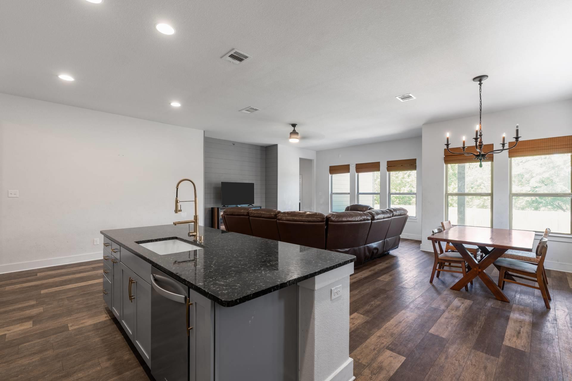 111 Brookside Street Hutto TX 78634