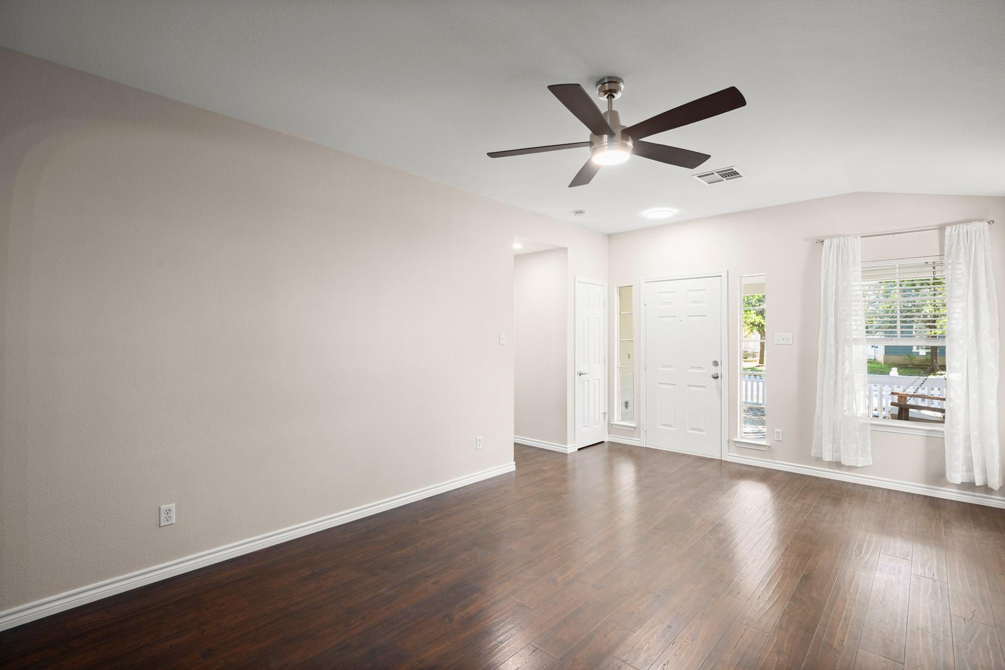 151 Sampson Kyle TX 78640