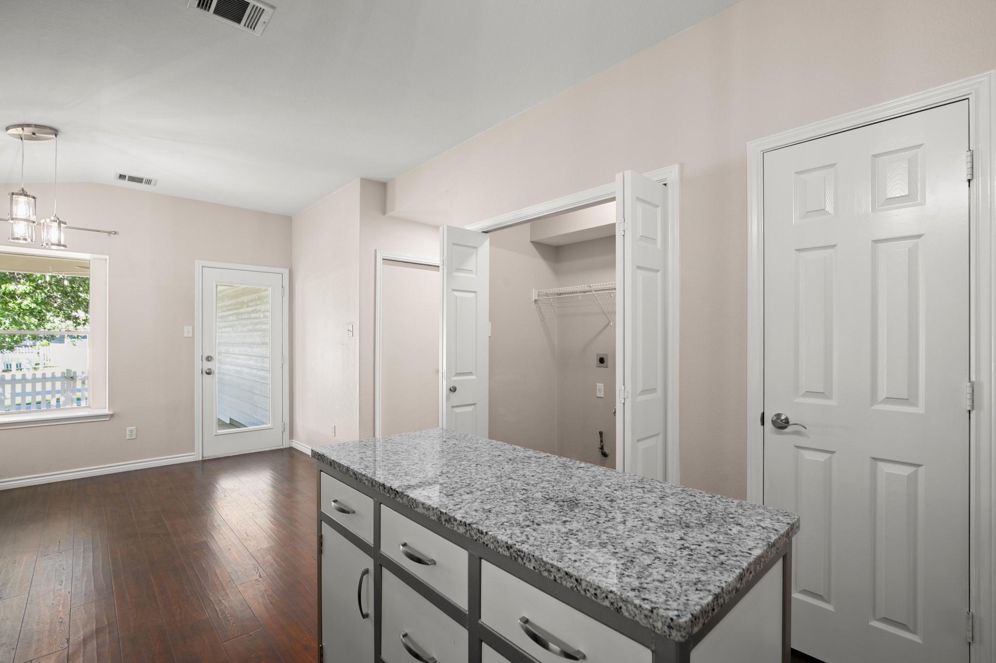 151 Sampson Kyle TX 78640