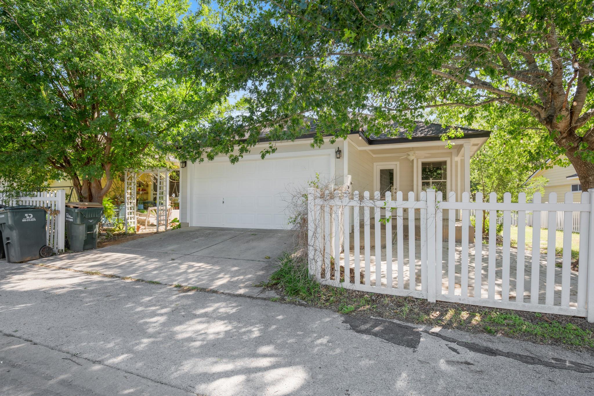 151 Sampson Kyle TX 78640