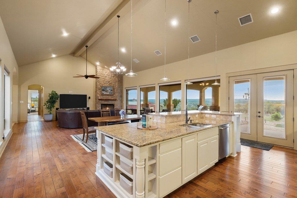 733 Dawn View Dripping Springs TX 78620