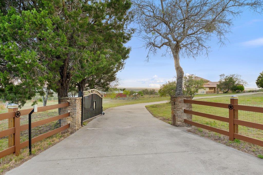 733 Dawn View Dripping Springs TX 78620