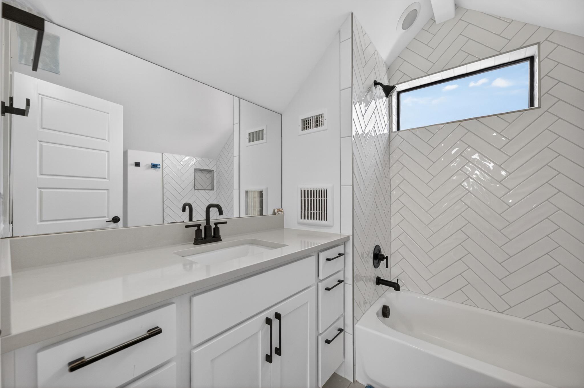 4804 Gladeview Austin TX 78745