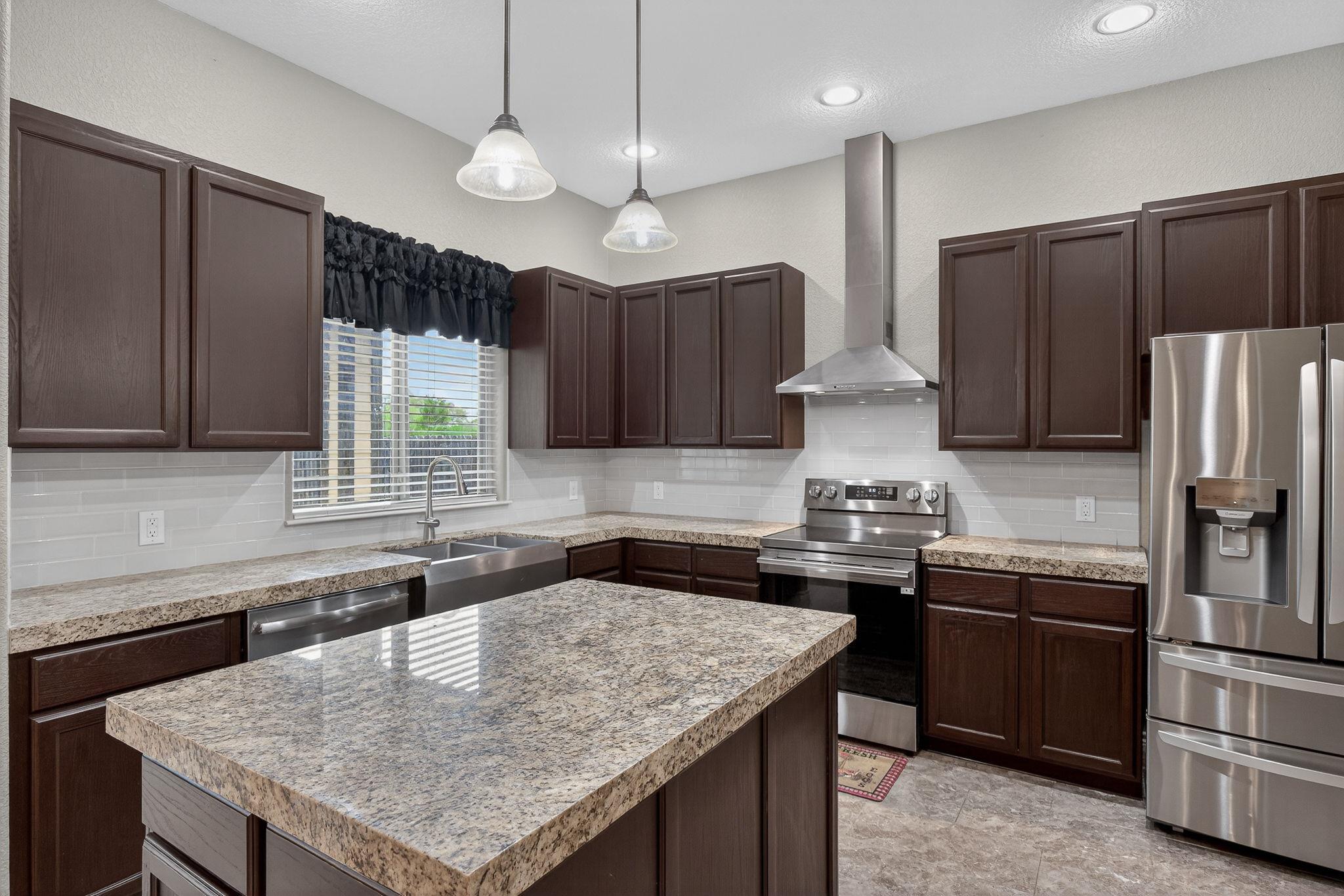 212 Knights Row Cottonwood Shores TX 78657