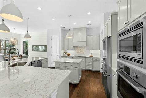 3 Camwood Trail The Hills TX 78738