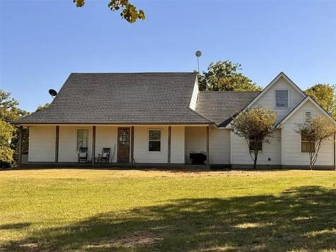 1032 Private Road 7039 Lexington TX 78947
