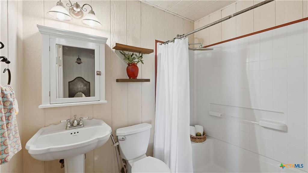 127 Offer Llano TX 78643