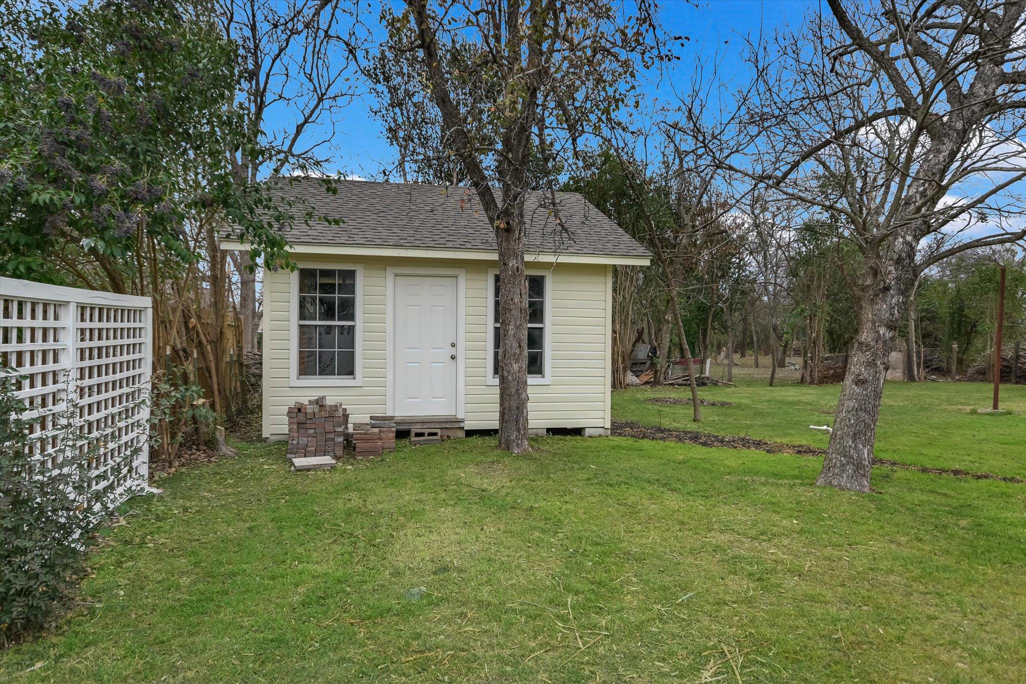 206 N Fm 1660 Hutto TX 78634