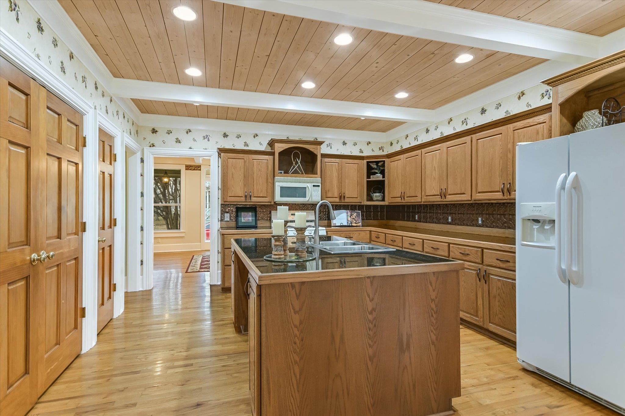 206 N Fm 1660 Hutto TX 78634