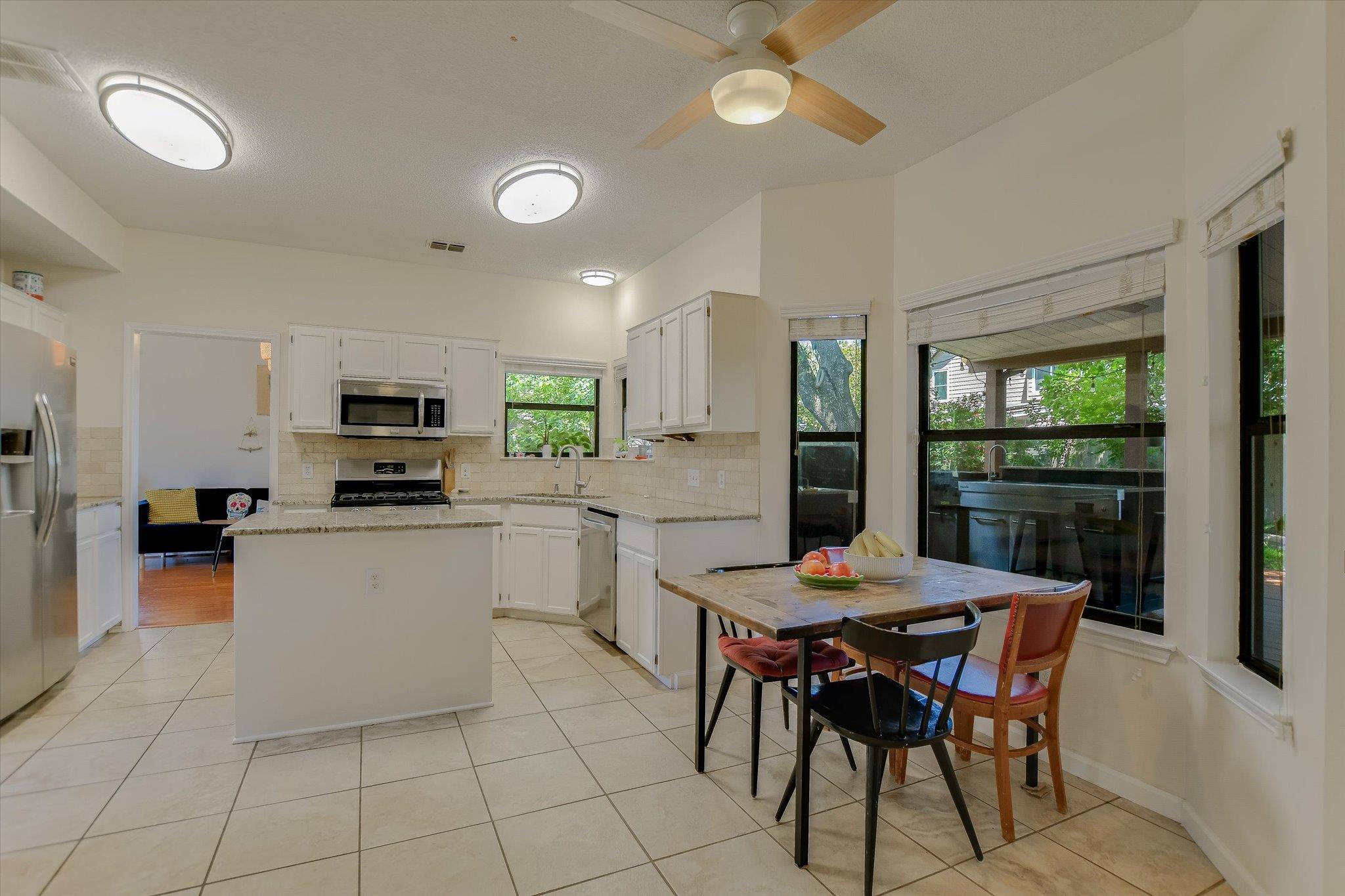 1104 Crestview Street Round Rock TX 78681