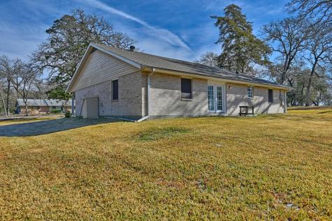 319 Shady Acres Lane Brenham TX 77833