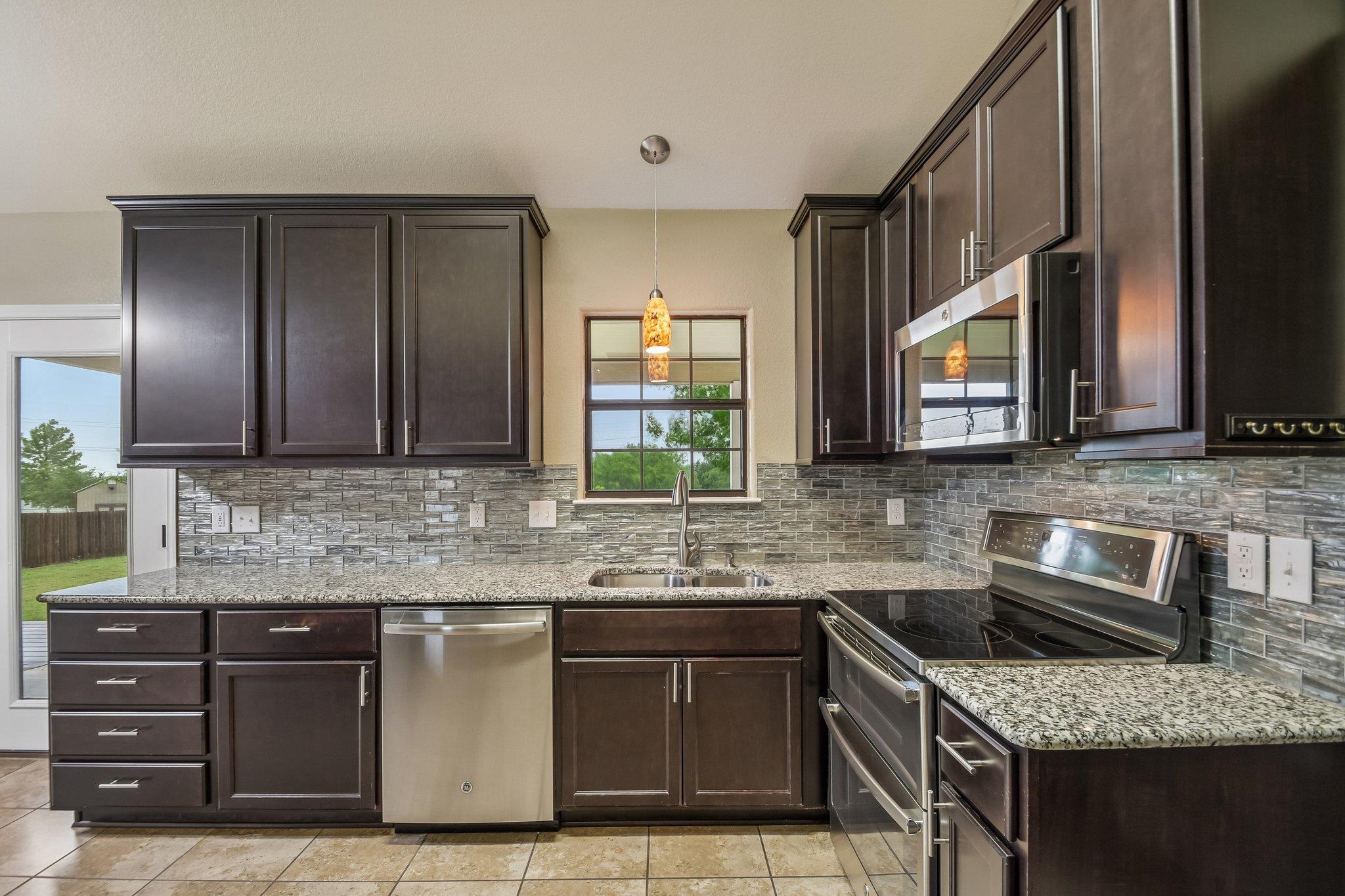 119 Hollys Way San Marcos TX 78666
