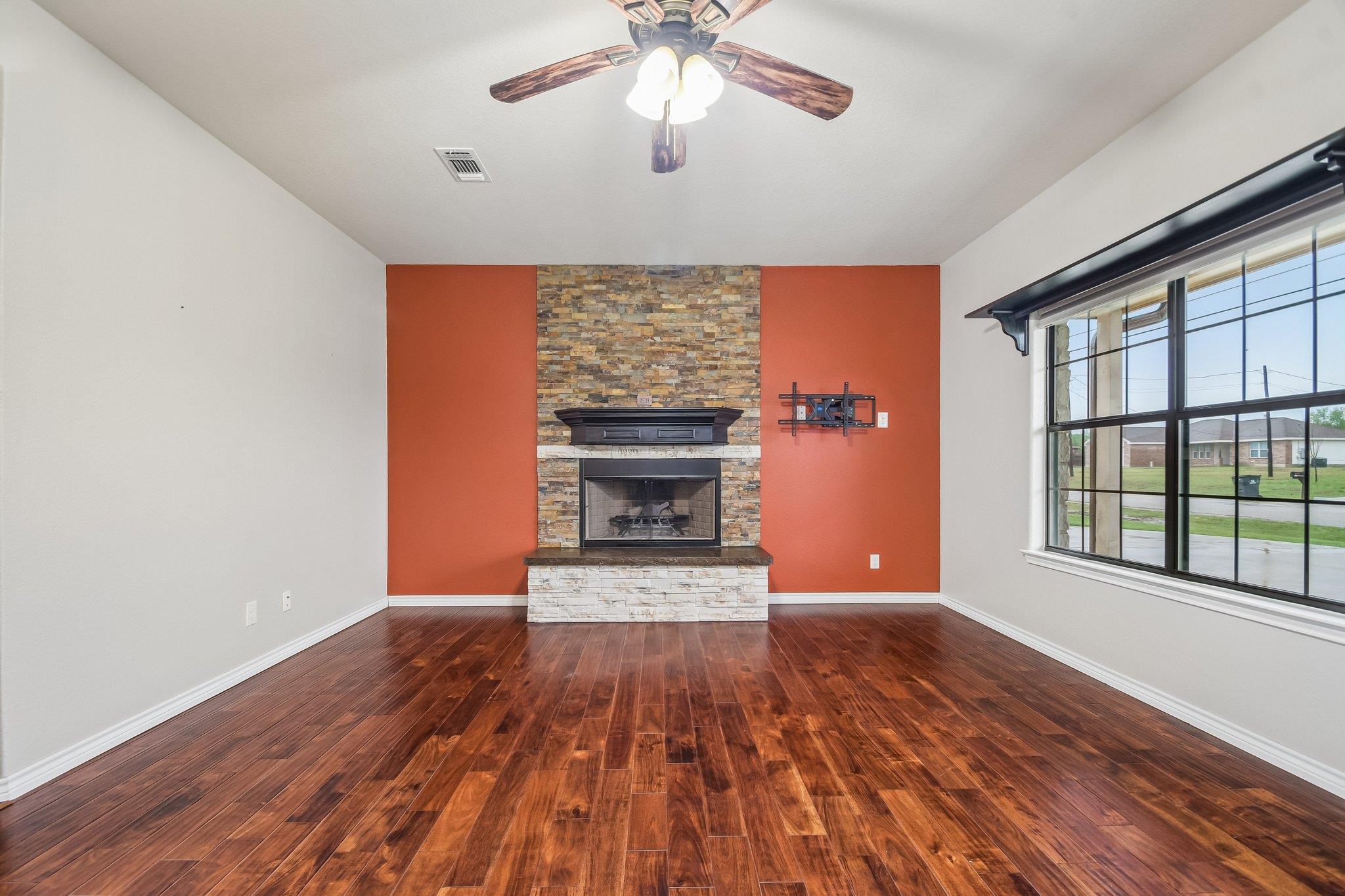 119 Hollys Way San Marcos TX 78666