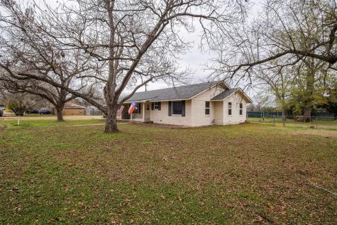 504 Marburger Street Smithville TX 78957