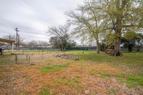 504 Marburger Street Smithville TX 78957
