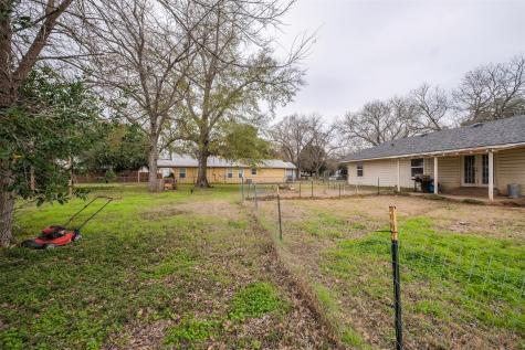 504 Marburger Street Smithville TX 78957
