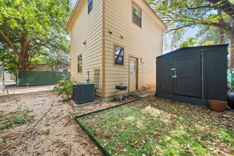 1906 B Garden Street Austin TX 78702