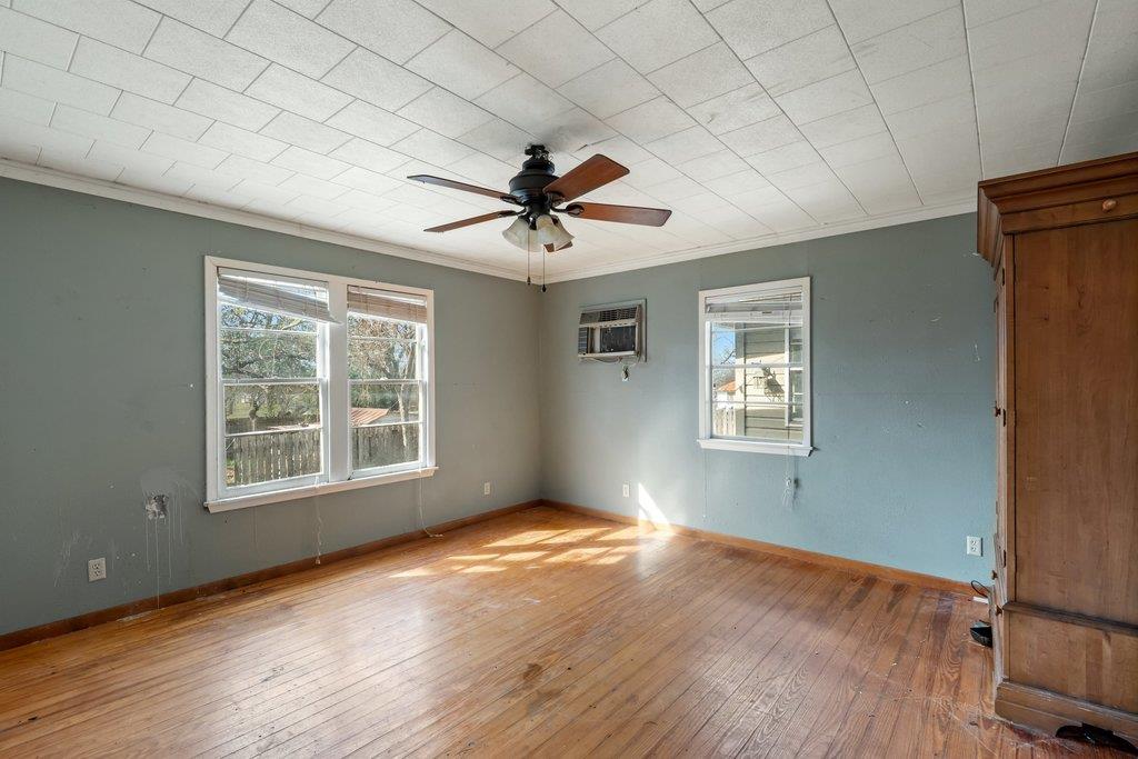 701 N Washington Street La Grange TX 78945