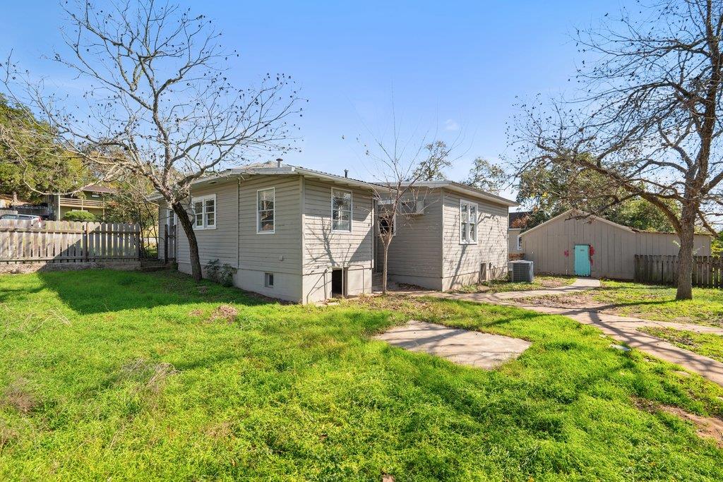 701 N Washington Street La Grange TX 78945