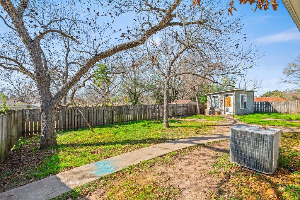 701 N Washington Street La Grange TX 78945