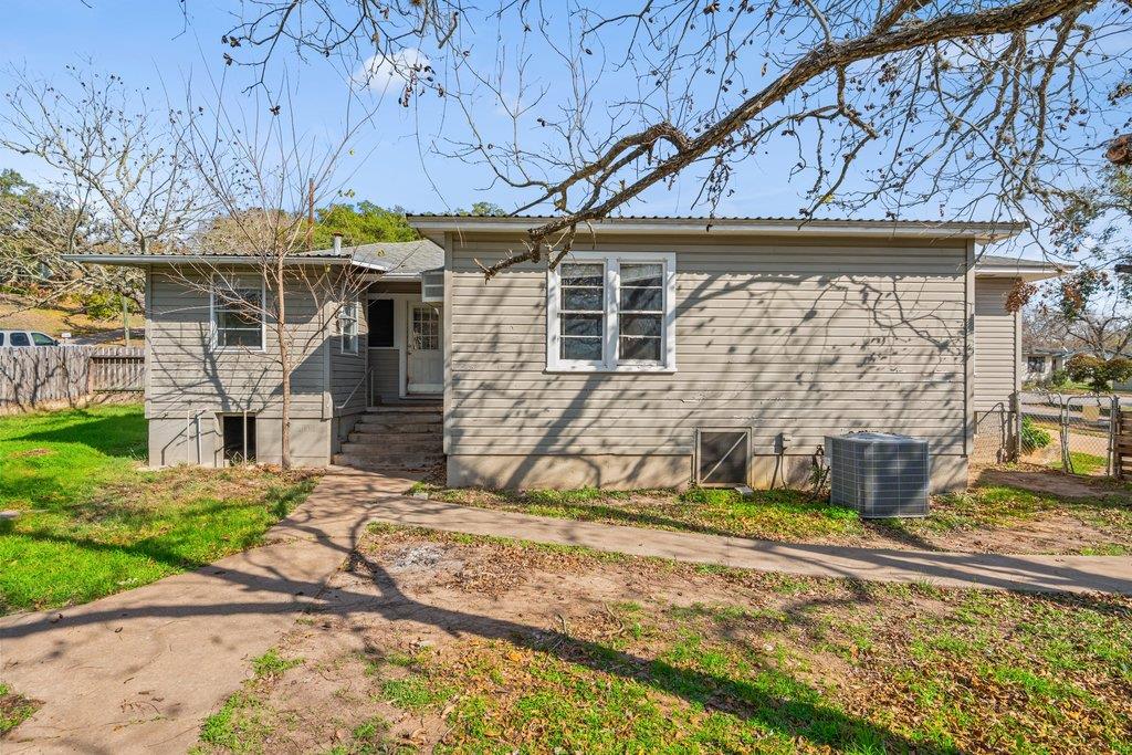 701 N Washington Street La Grange TX 78945