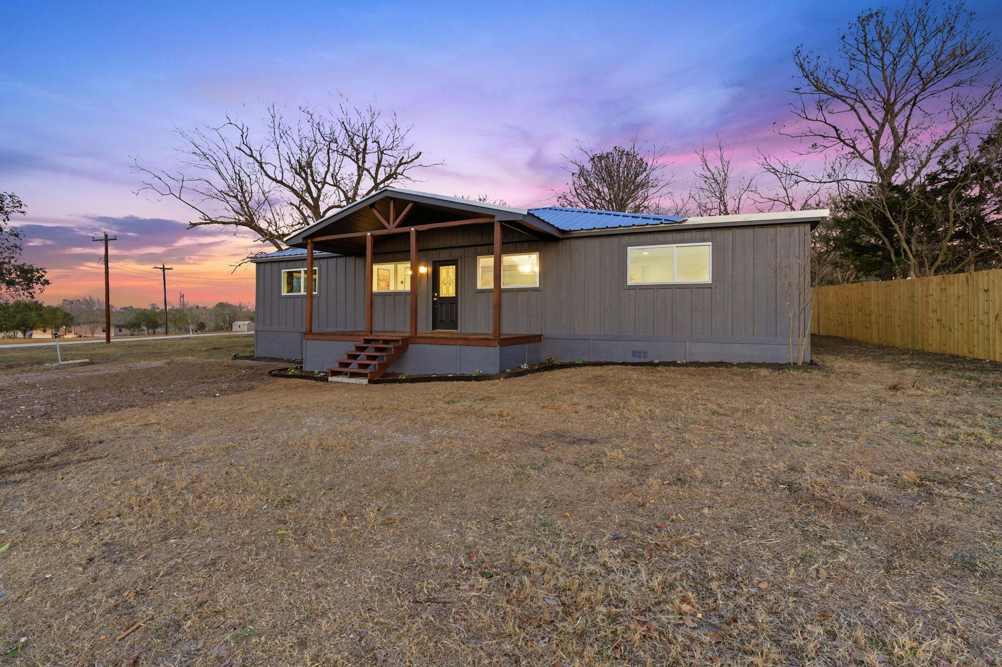 105 Willow Drive Flatonia TX 78941
