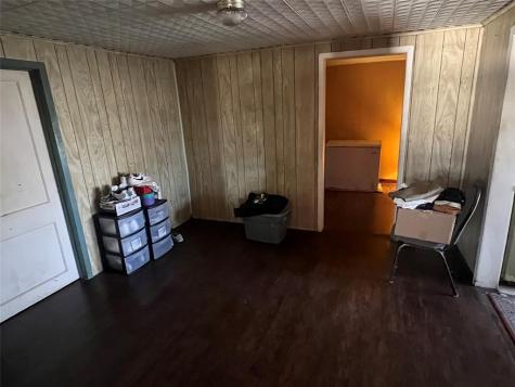 109 W Crockett Street Giddings TX 78942