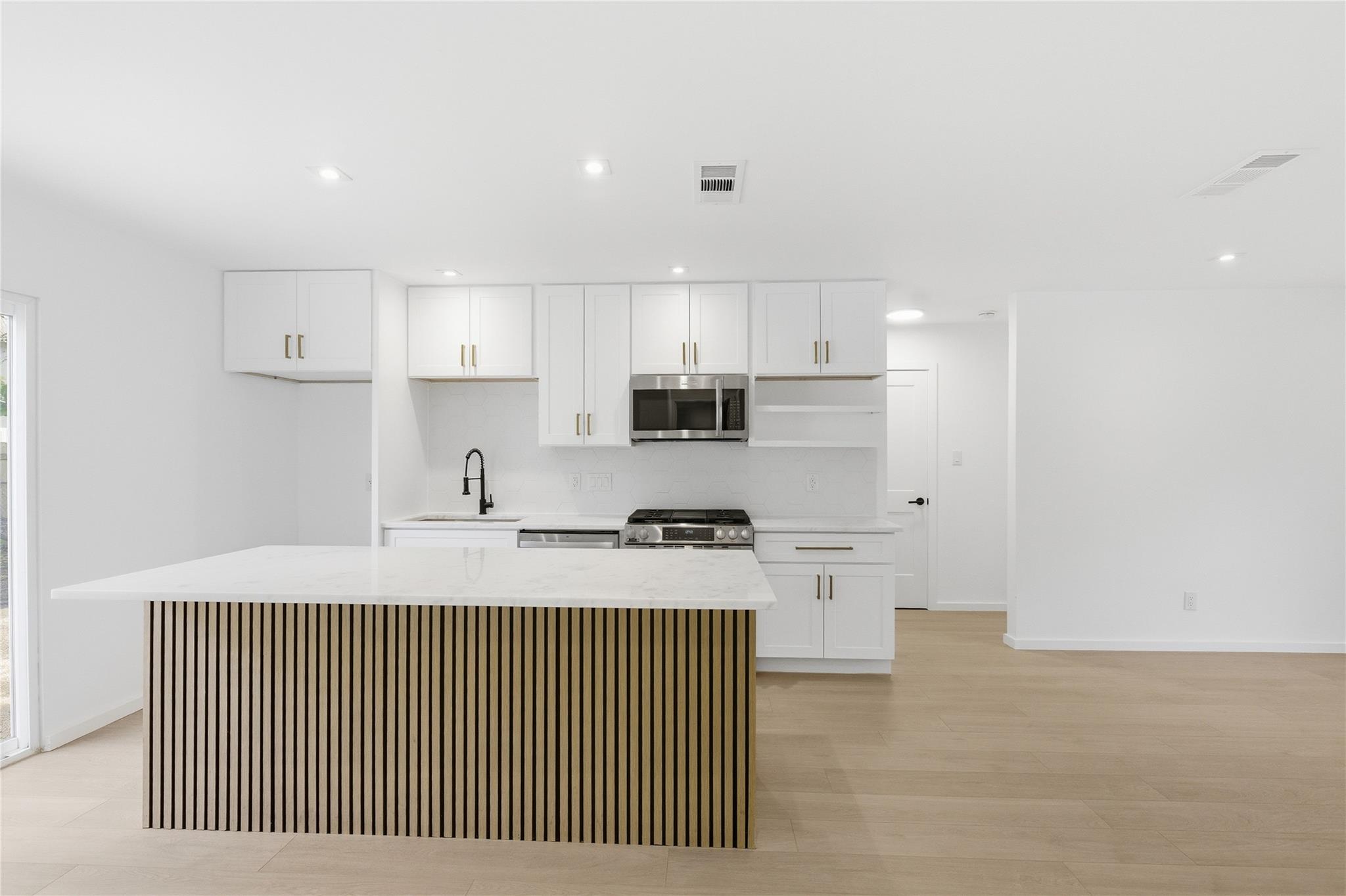4400 Dovehill Drive Austin TX 78744