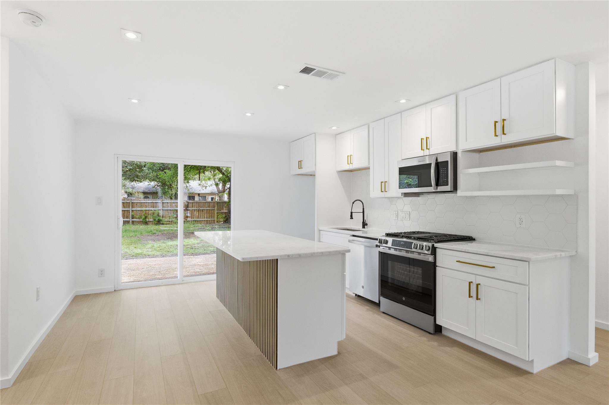 4400 Dovehill Drive Austin TX 78744