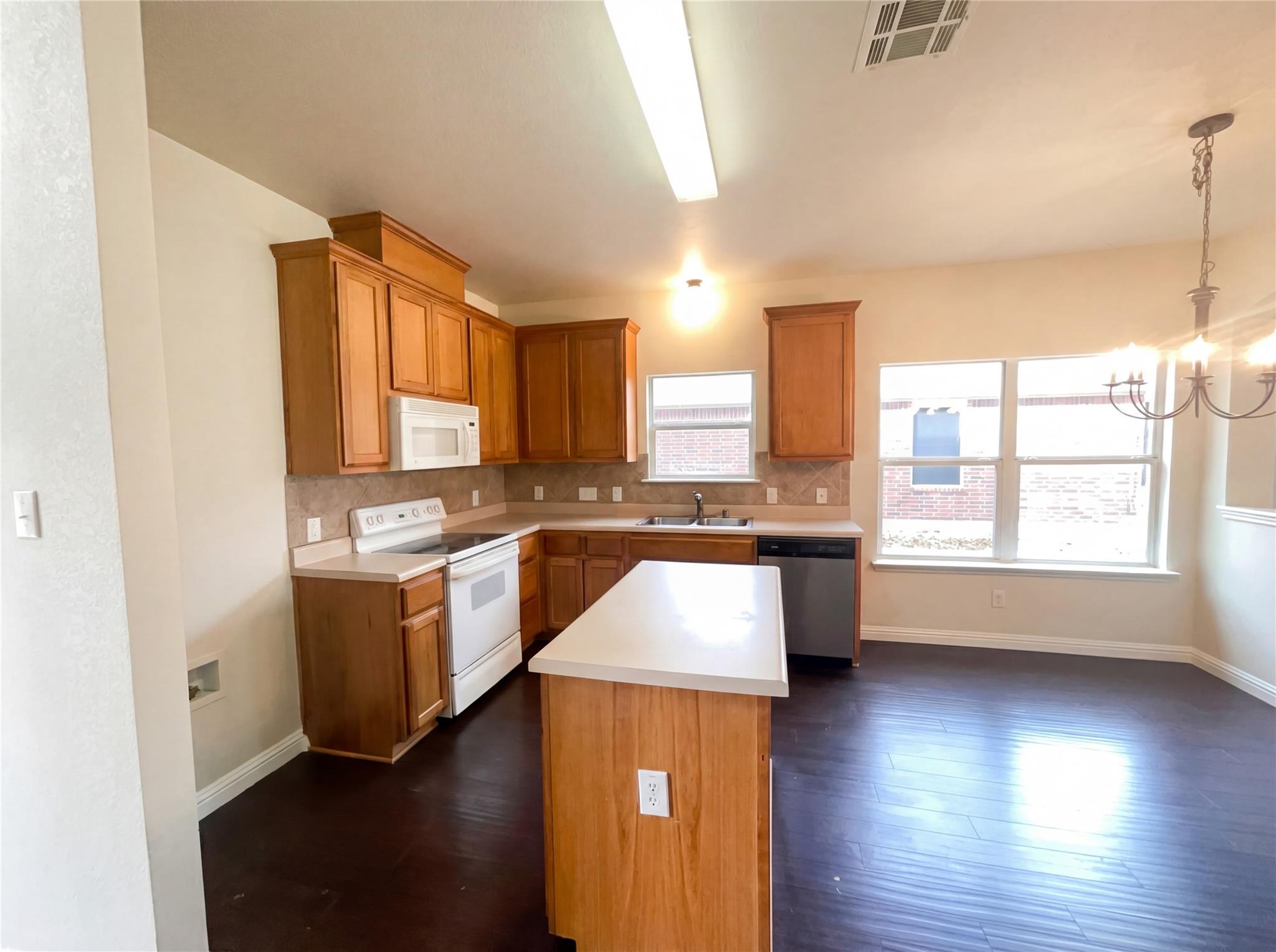 128 Inman Drive Hutto TX 78634