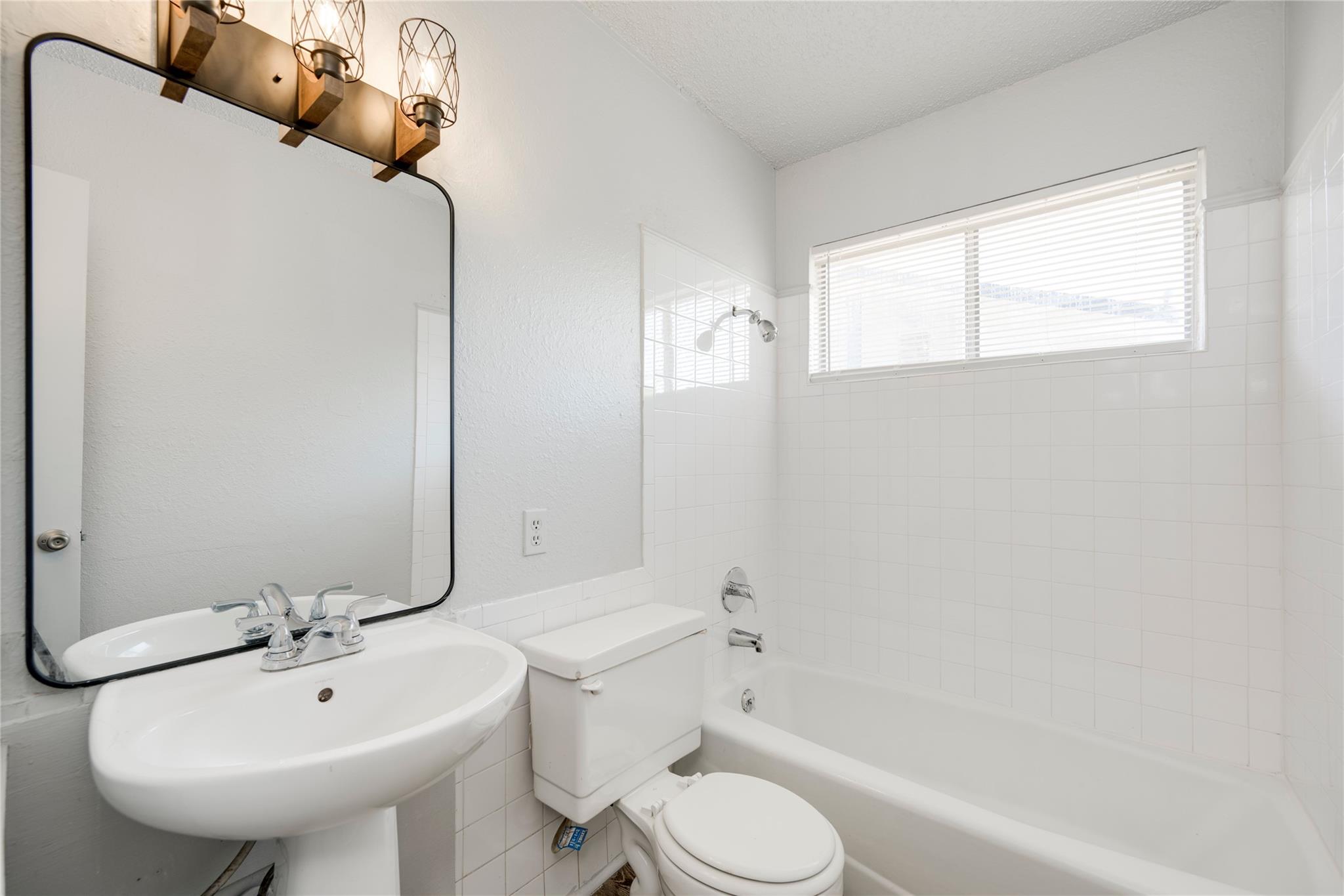 5900 Glen Meadow Drive Austin TX 78745