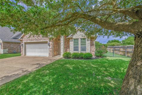 1723 Creekside Circle College Station TX 77845