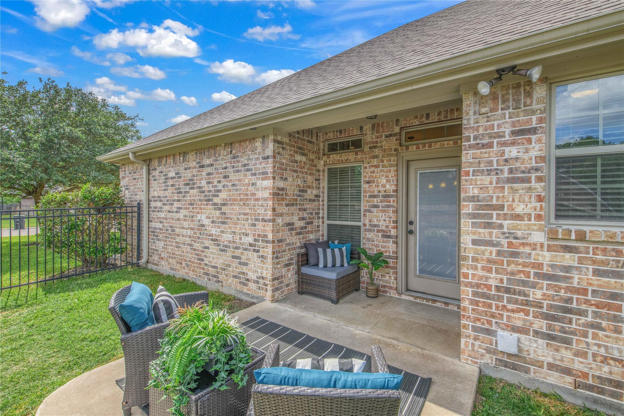 1723 Creekside Circle College Station TX 77845