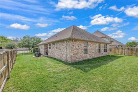 1723 Creekside Circle College Station TX 77845