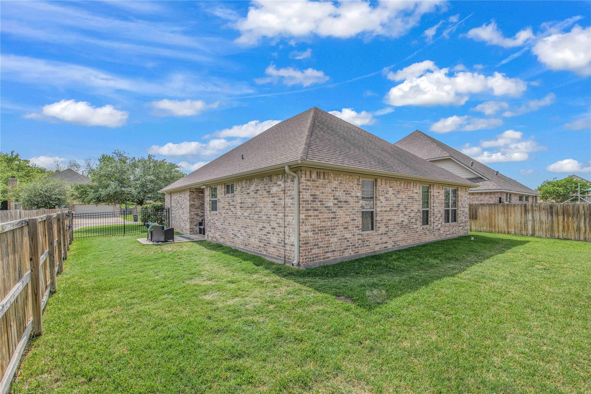 1723 Creekside Circle College Station TX 77845