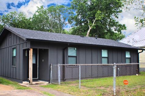 906 E Live Oak Street Lockhart TX 78644