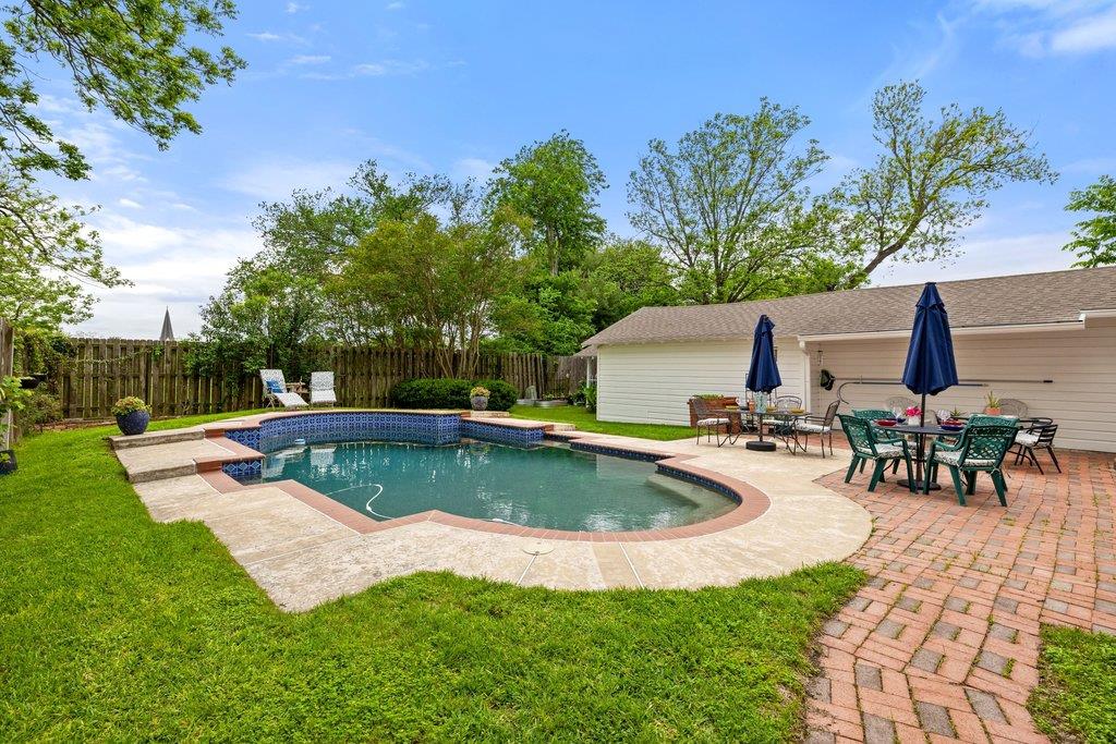 819 Hackberry Street Taylor TX 76574