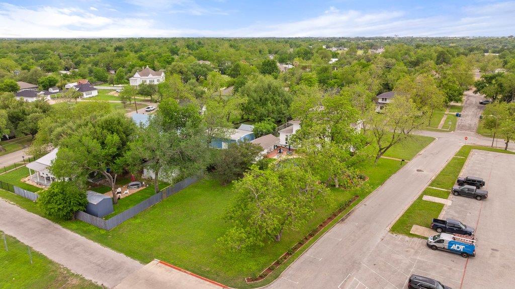 819 Hackberry Street Taylor TX 76574