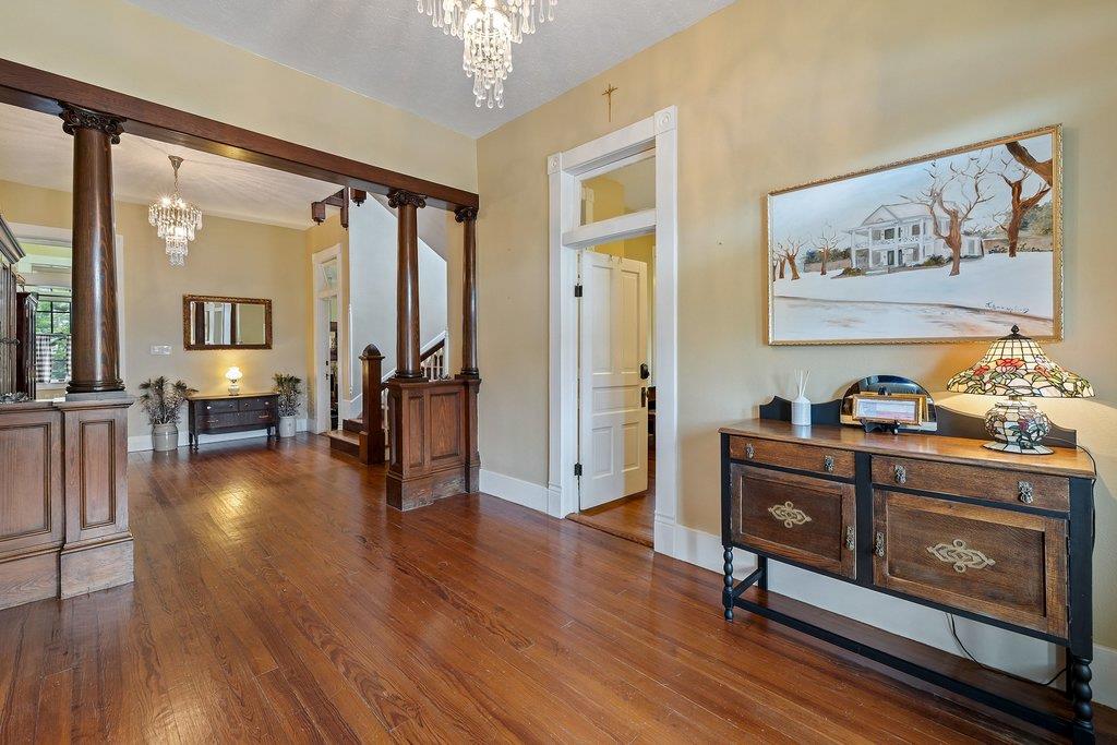 819 Hackberry Street Taylor TX 76574