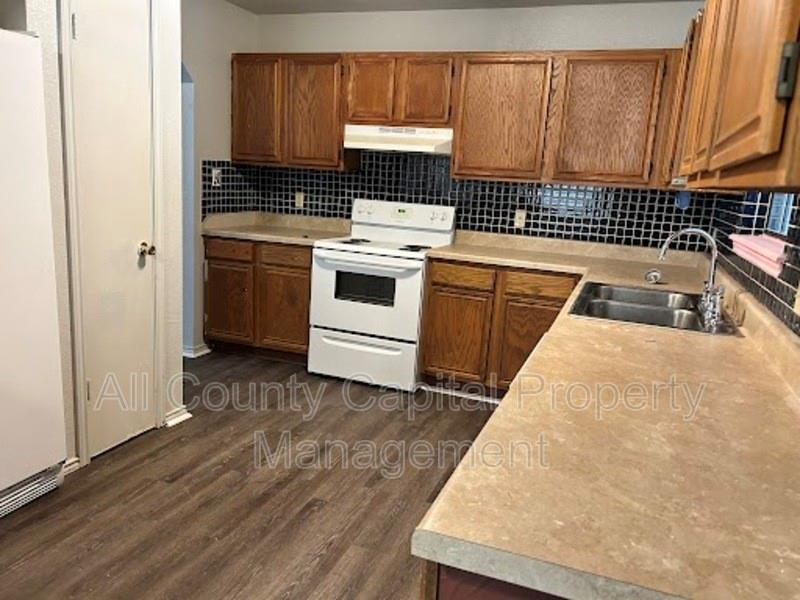 1128 Field Street San Marcos TX 78666