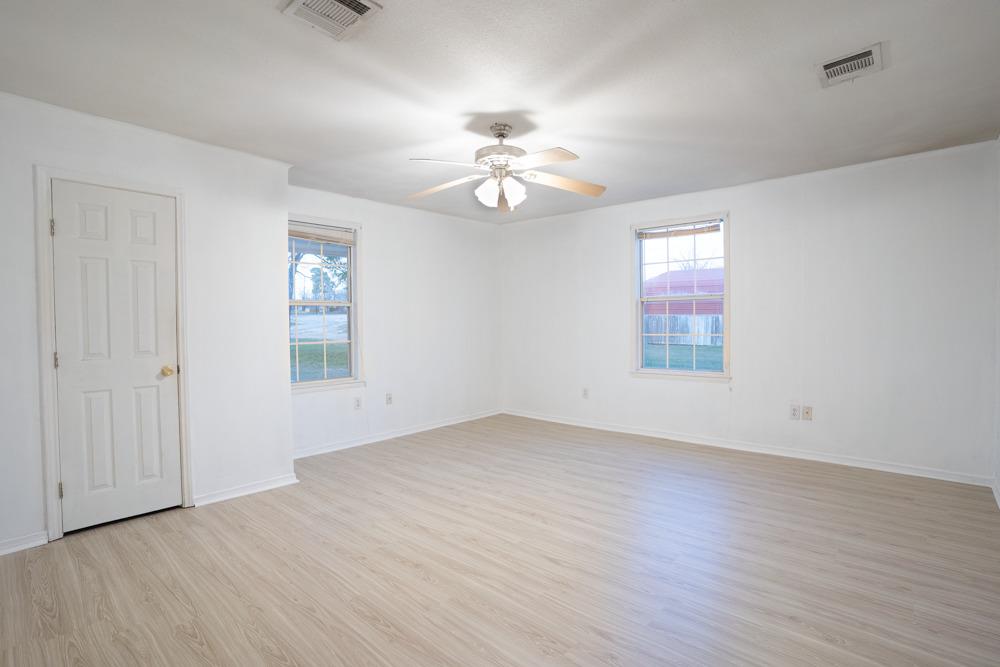 207 Harris Street Elgin TX 78621